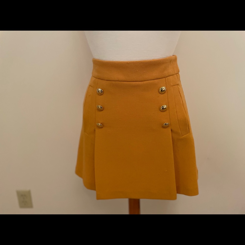Yellow Pleated Mini Skirt Gold Buttons - Picture 6 of 6
